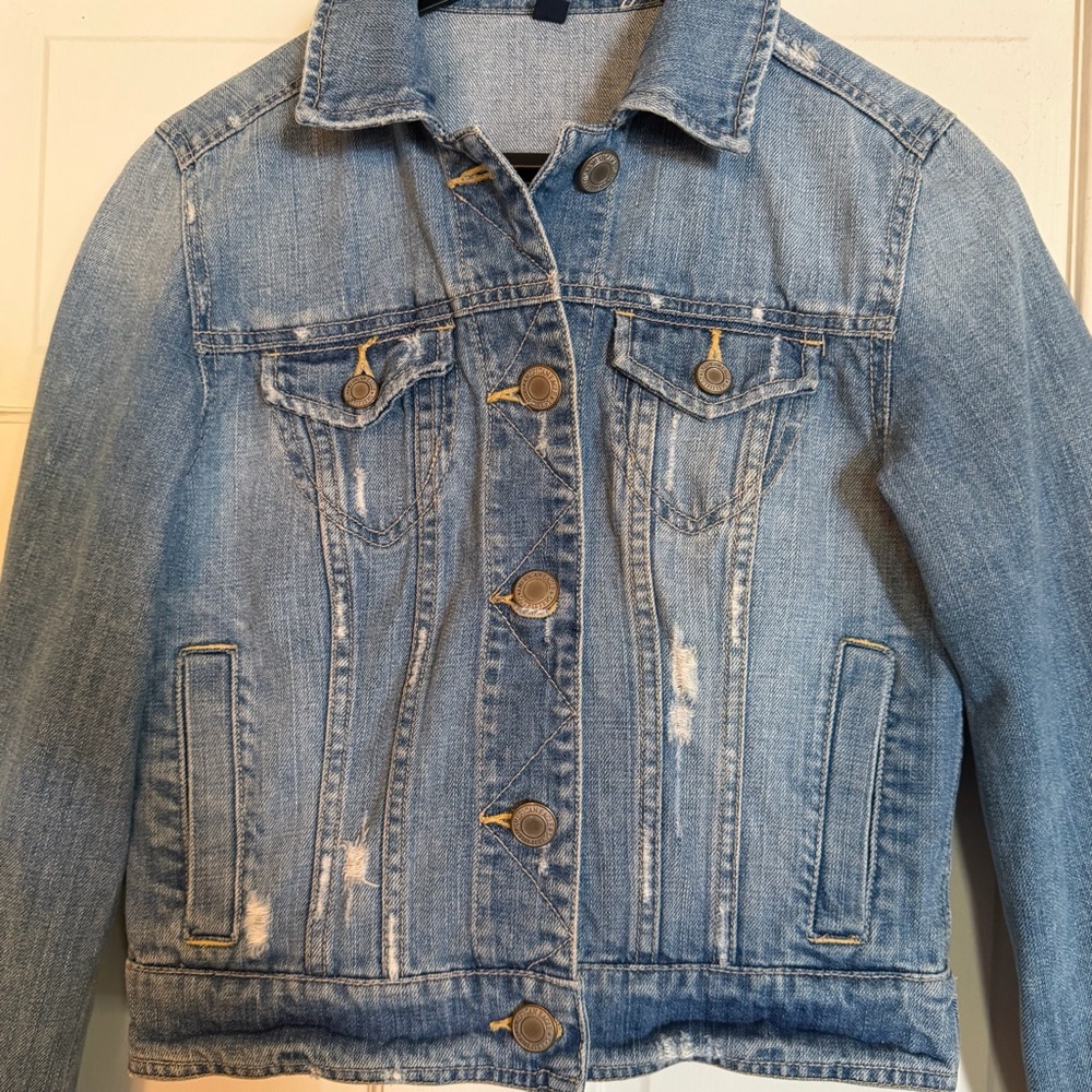 American Eagle Distressed Denim Jacket Size Small Petite